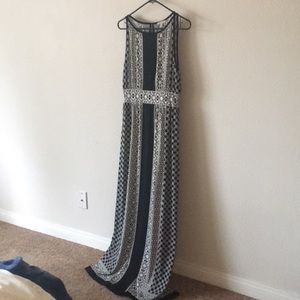Black and white pattern dress